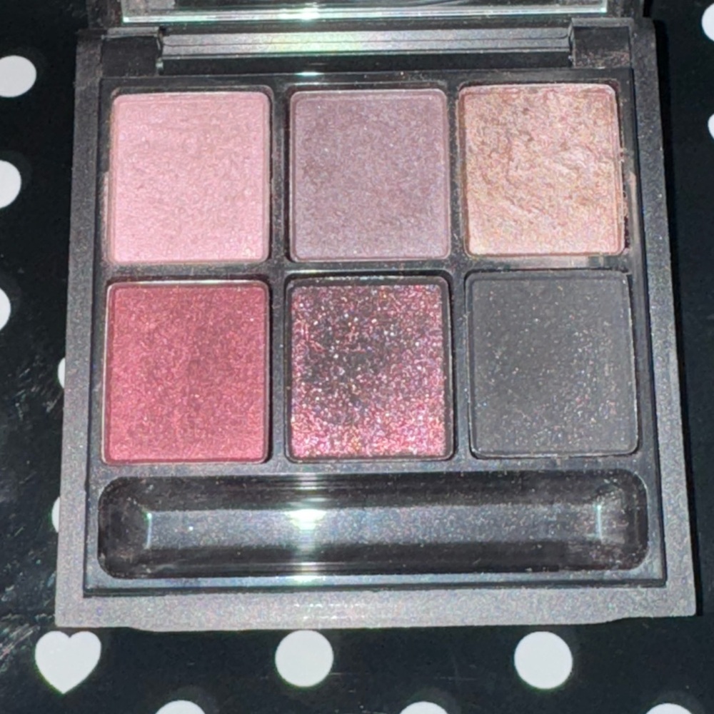 MAC packed to go palette